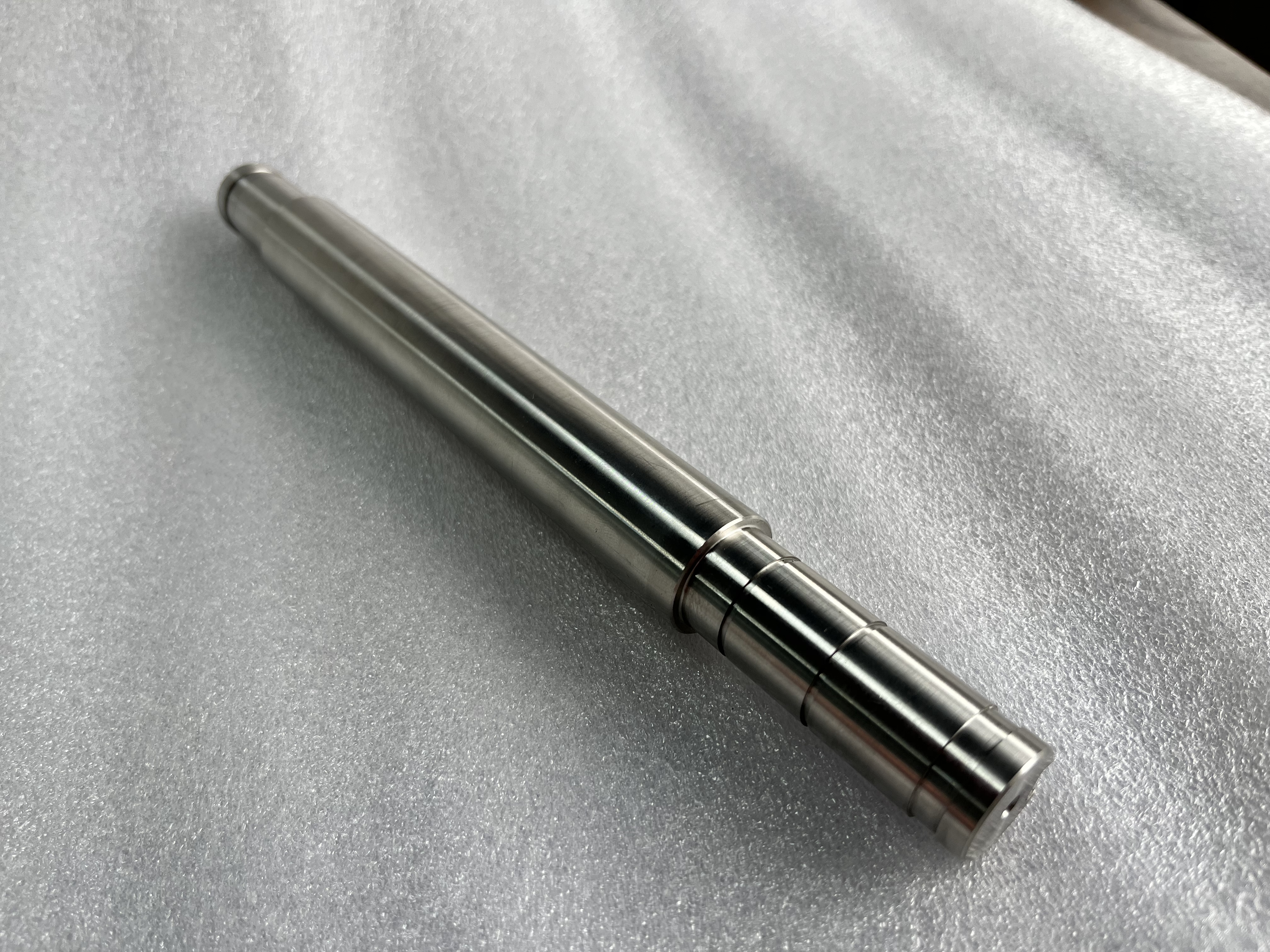 不锈钢精密阶梯轴定制加工