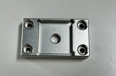 南京铝合金结构安装座加工，沉孔、底面和侧向基准怎么确认？